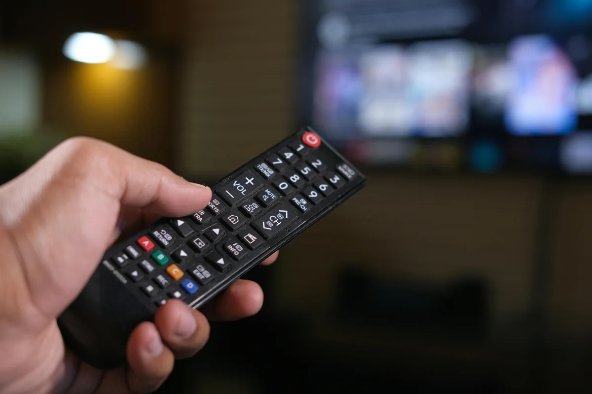4K IPTV-streaming i mørkt rum-opsætning