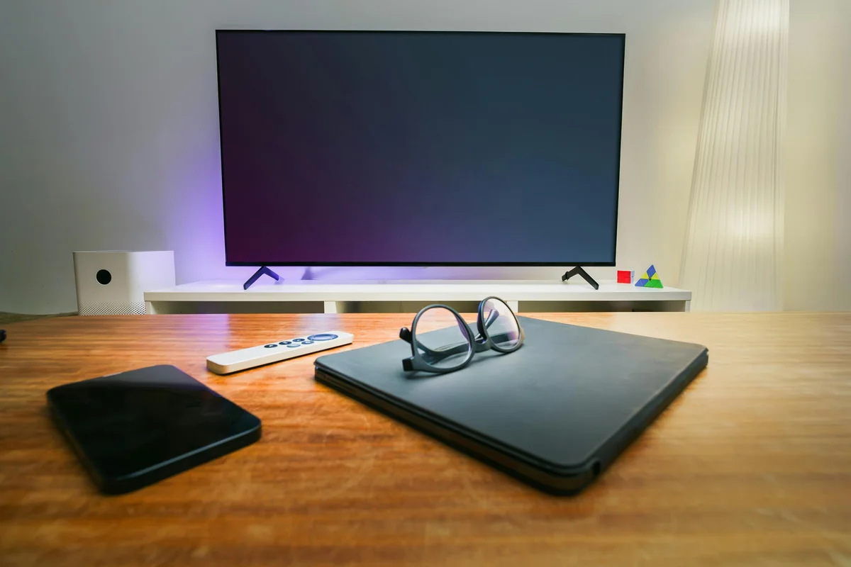 Televisor 4K mostrando contenido IPTV con la decodificación hardware del Nvidia Shield activa
