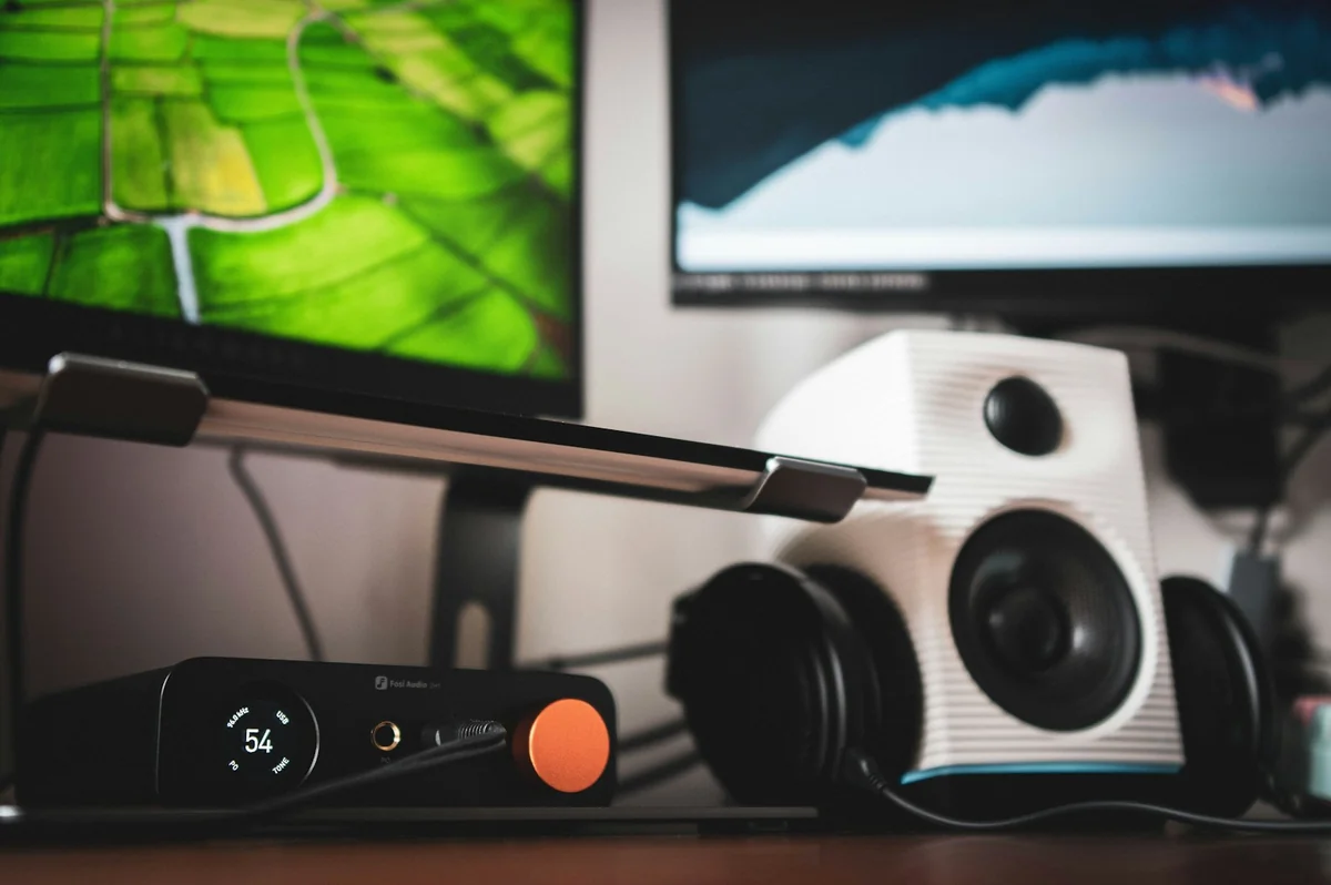 IPTV-streamingspeler instellen over meerdere schermen, IPTV One en IPTVX vergelijken voor multi-apparaat huishoudens